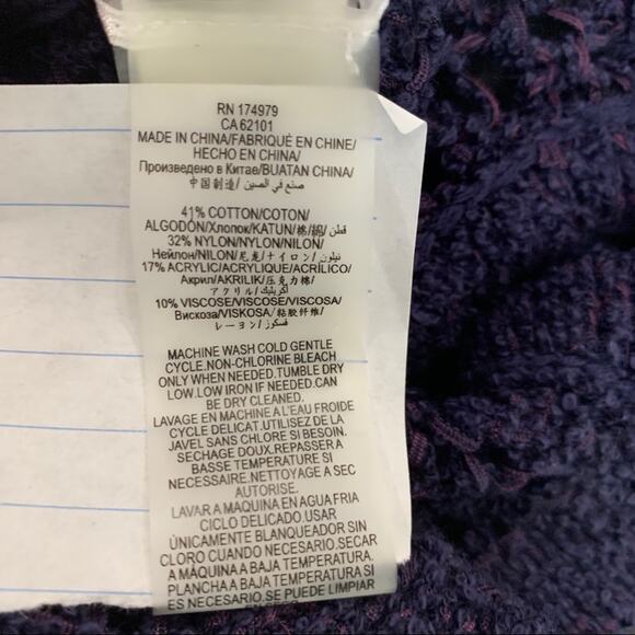 BCBGMaxAzria Purple Open Knit Crochet Sweater Vest T Shirt Small - Picture 9 of 10